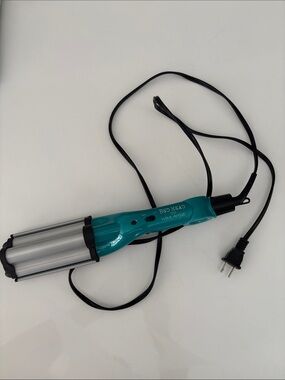 TIGI Bed Head Wave Artist in Teal Blue